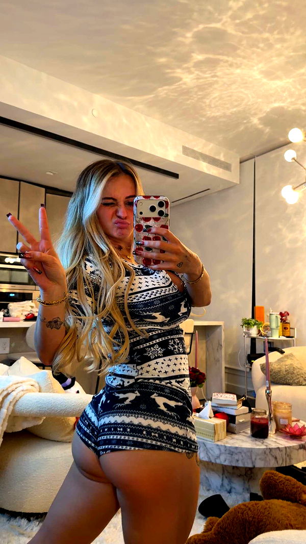 kaitlyn_krems image ~ Altpins