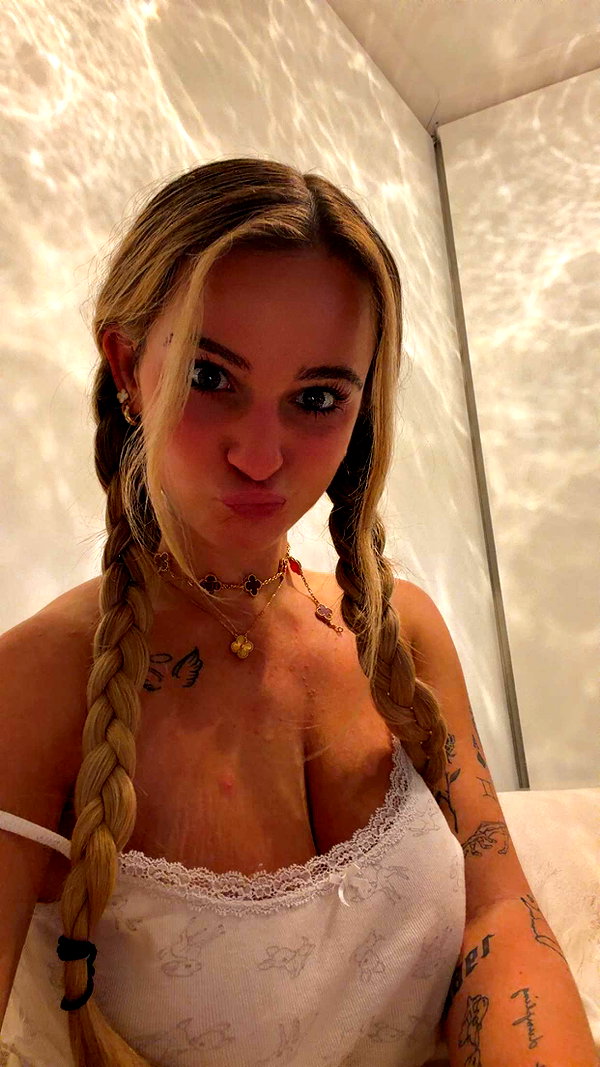 kaitlyn_krems snapchat image archive image