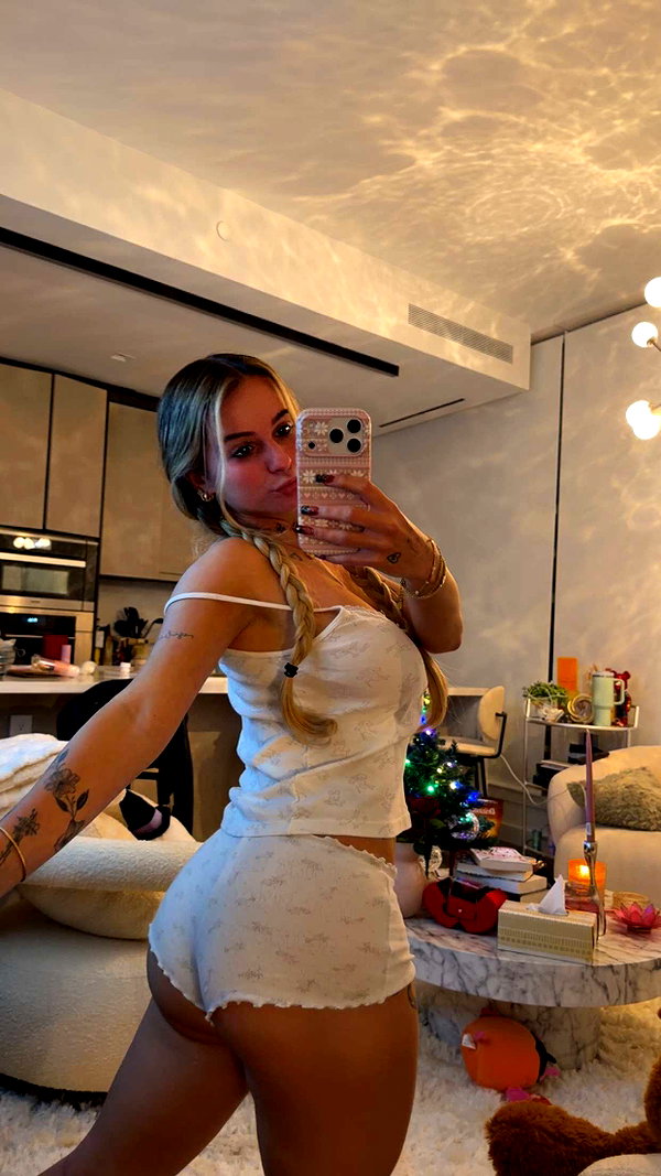 kaitlyn_krems snapchat image archive image