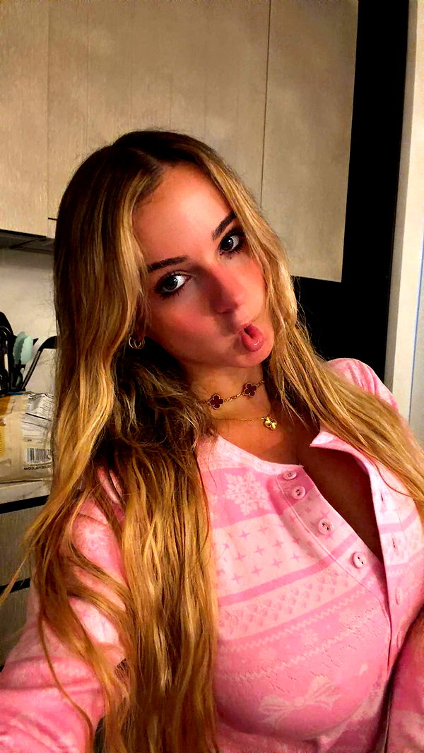 kaitlyn_krems image ~ Altpins