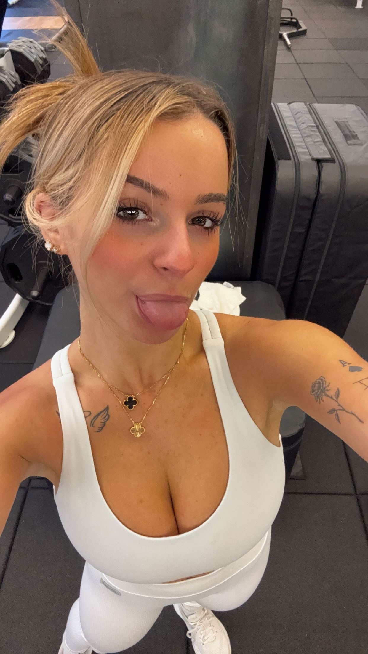 kaitlyn_krems snapchat image archive image