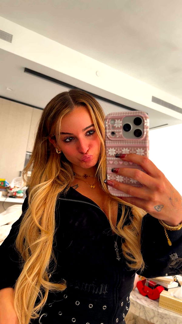 kaitlyn_krems image ~ Altpins