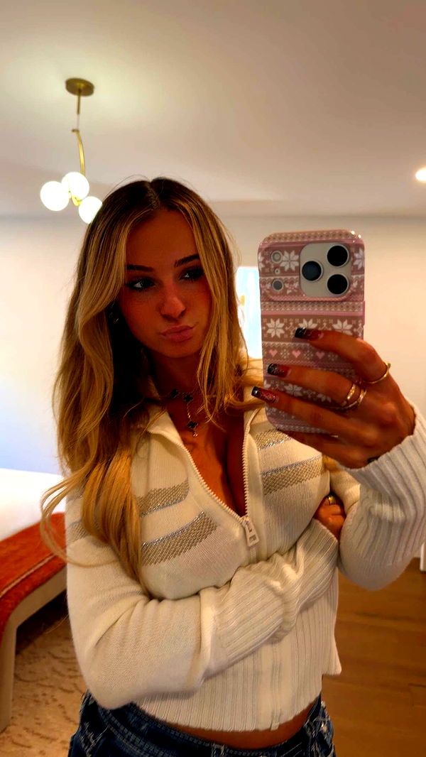 kaitlyn_krems image ~ Altpins