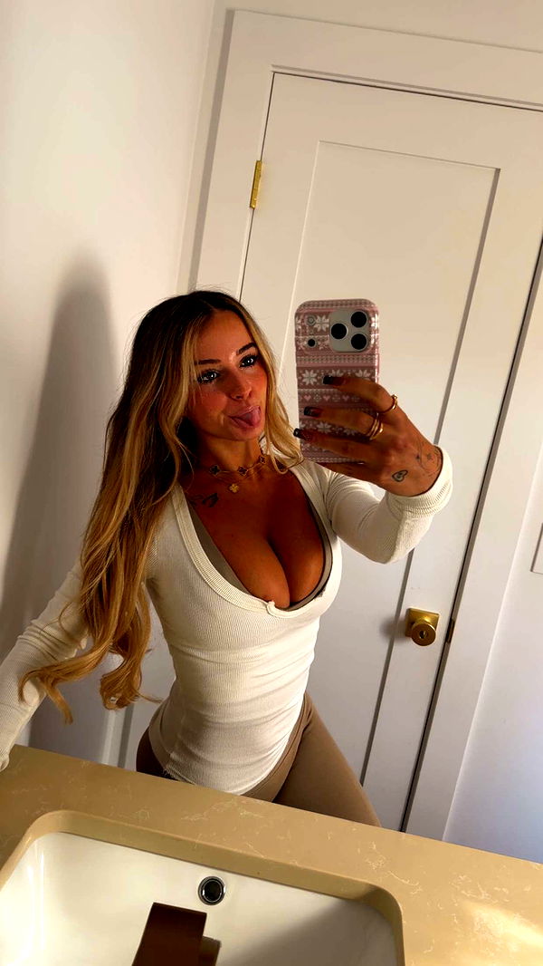 kaitlyn_krems image ~ Altpins