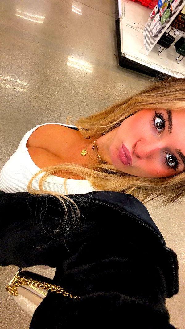 kaitlyn_krems image ~ Altpins