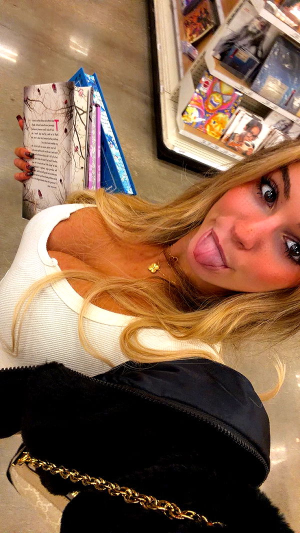 kaitlyn_krems image ~ Altpins