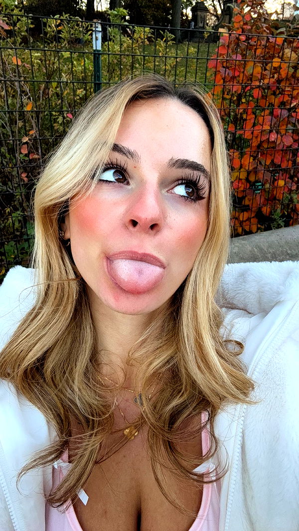 kaitlyn_krems image ~ Altpins