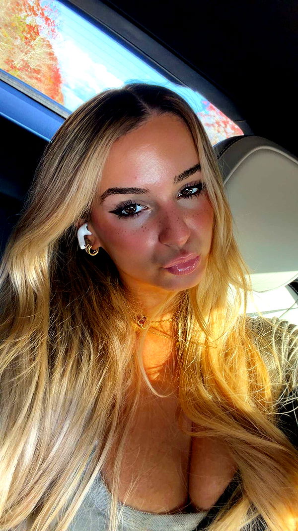 kaitlyn_krems image ~ Altpins