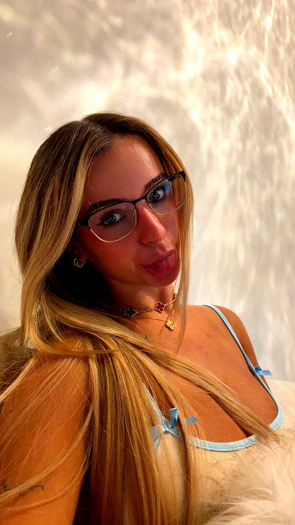 kaitlyn_krems image ~ Altpins