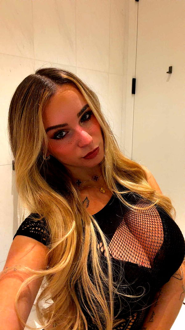 kaitlyn_krems image ~ Altpins