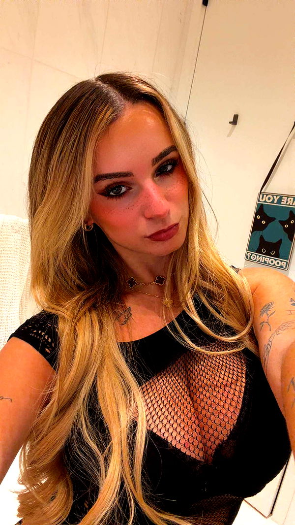 kaitlyn_krems image ~ Altpins