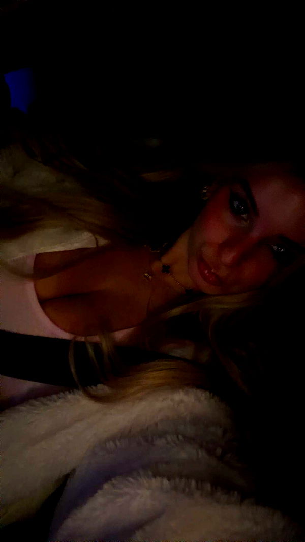 kaitlyn_krems image ~ Altpins