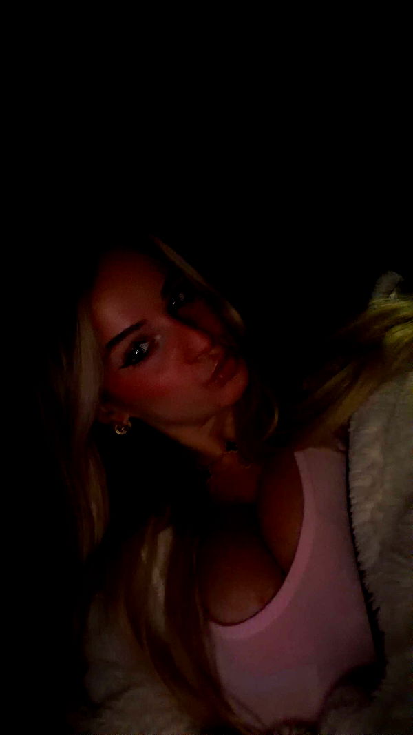 kaitlyn_krems image ~ Altpins