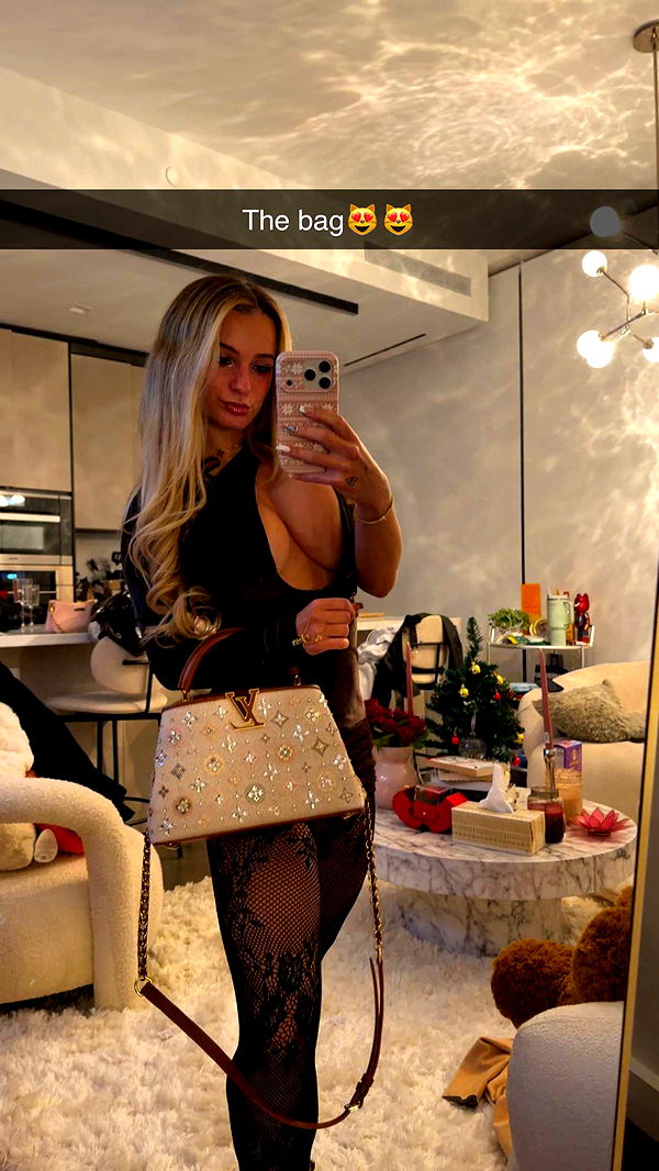 kaitlyn_krems image ~ Altpins