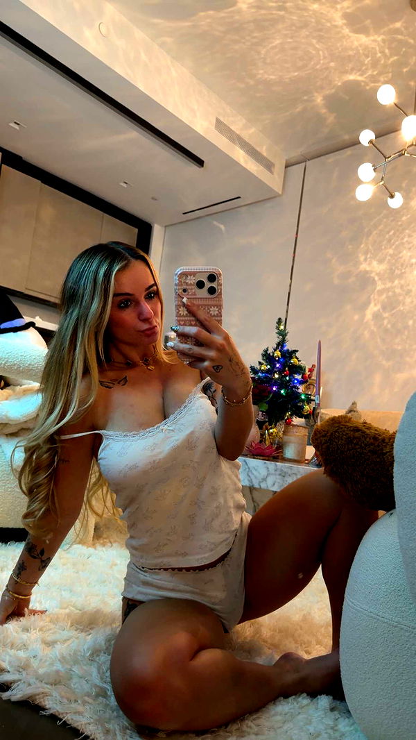 kaitlyn_krems image ~ Altpins