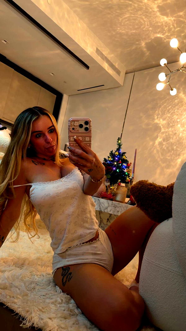 kaitlyn_krems image ~ Altpins