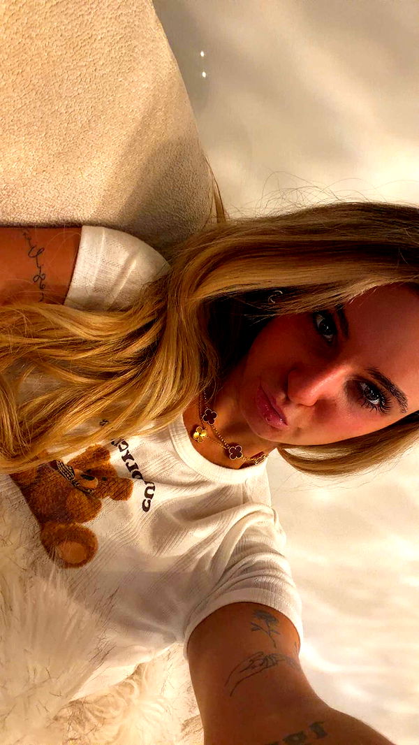 kaitlyn_krems image ~ Altpins