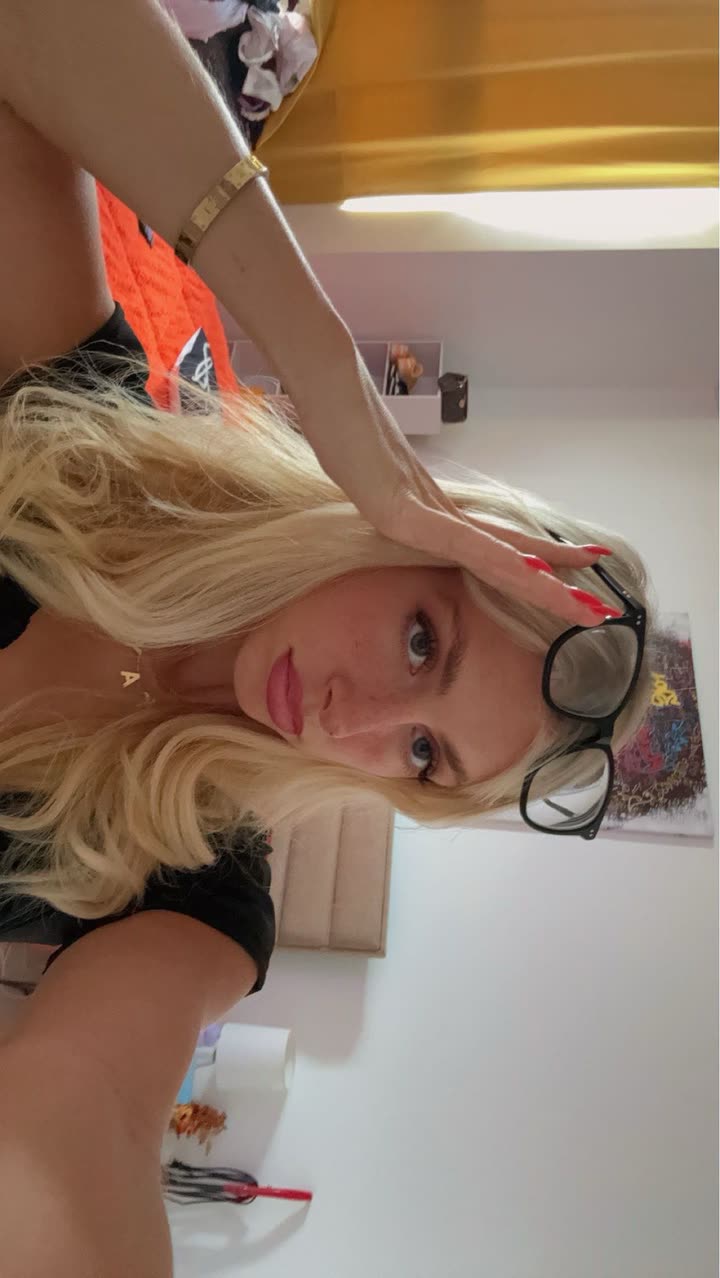 kaygcarlson snapchat image archive image