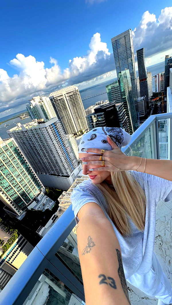 kaygcarlson image ~ Altpins