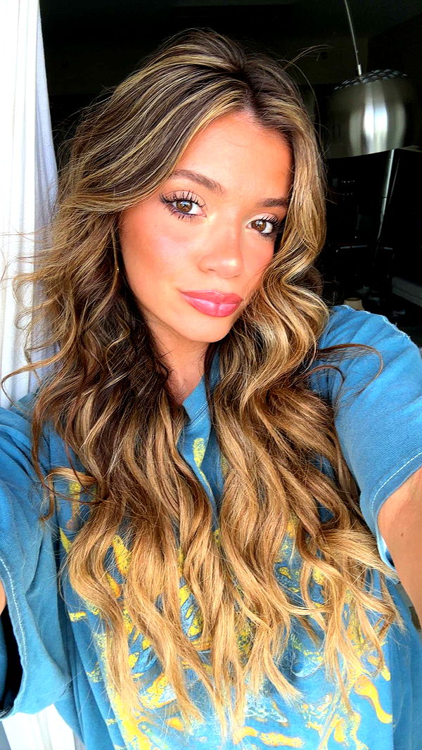 kaylamanouss17 image ~ Altpins