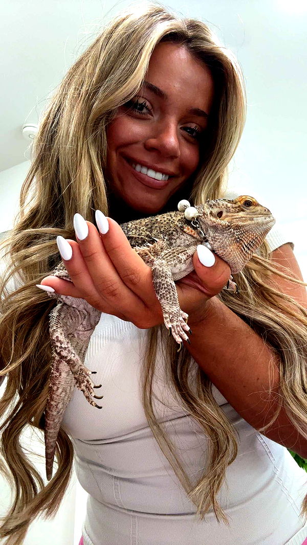 kaylamanouss17 image ~ Altpins