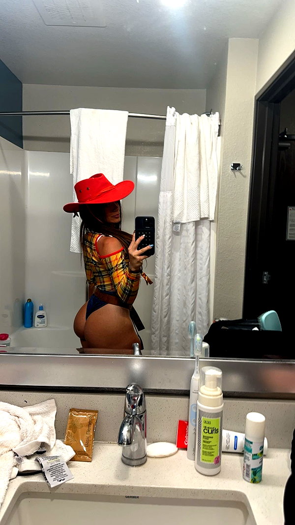 kaylamanouss17 snapchat image archive image