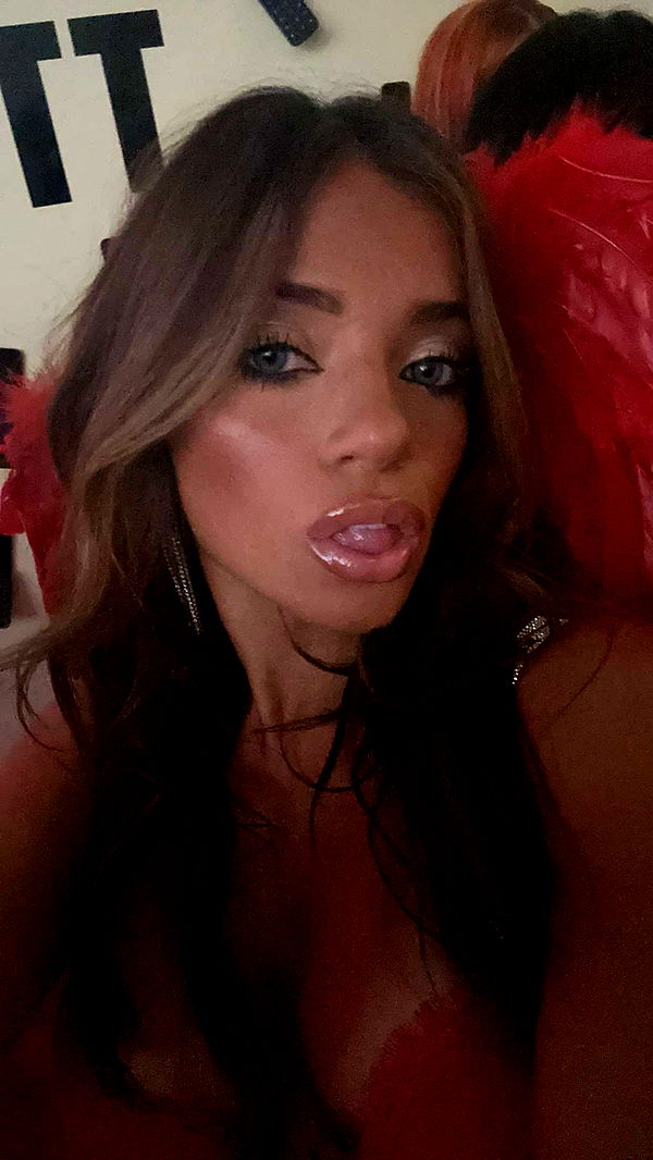 kaylamanouss17 image ~ Altpins