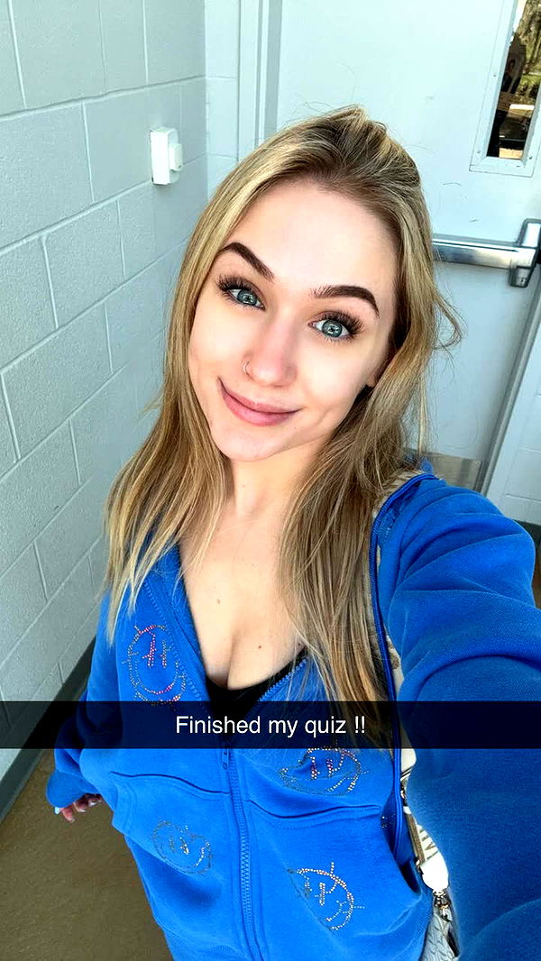 kayleedolisi image ~ Altpins