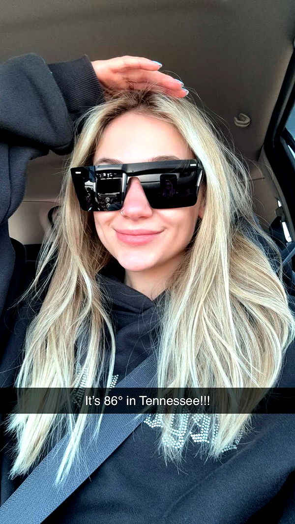 kayleedolisi image ~ Altpins