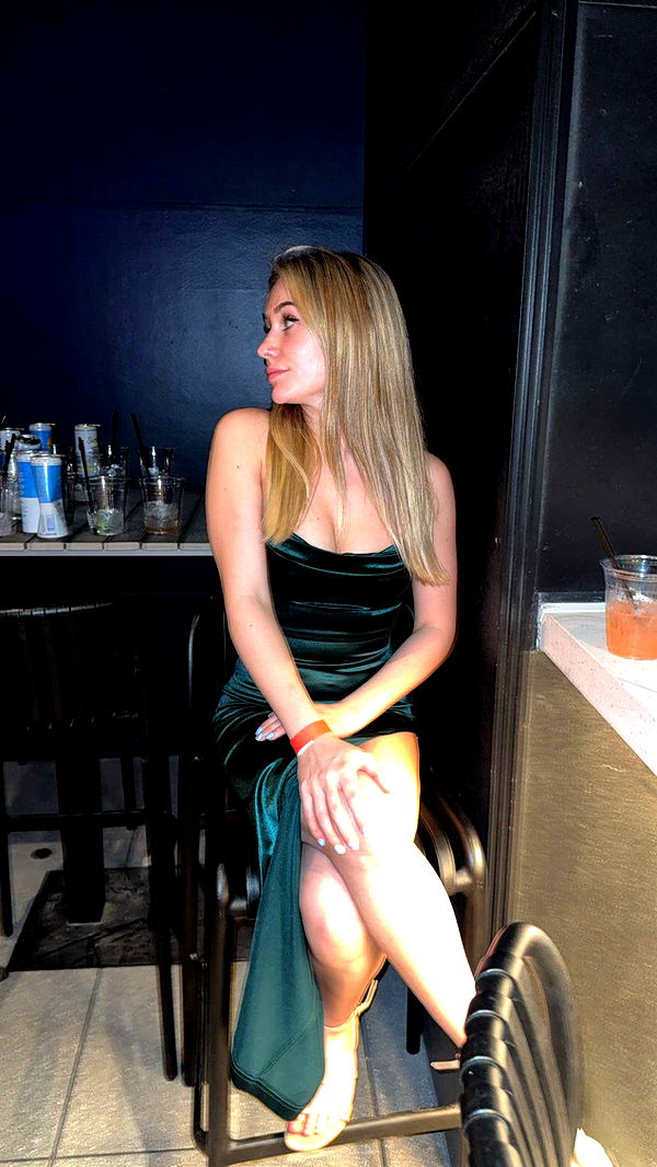 kayleedolisi image ~ Altpins