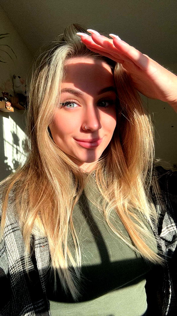 kayleedolisi image ~ Altpins