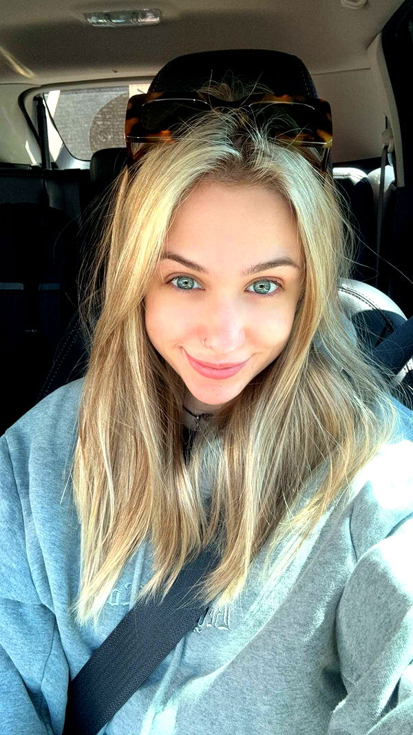 kayleedolisi image ~ Altpins