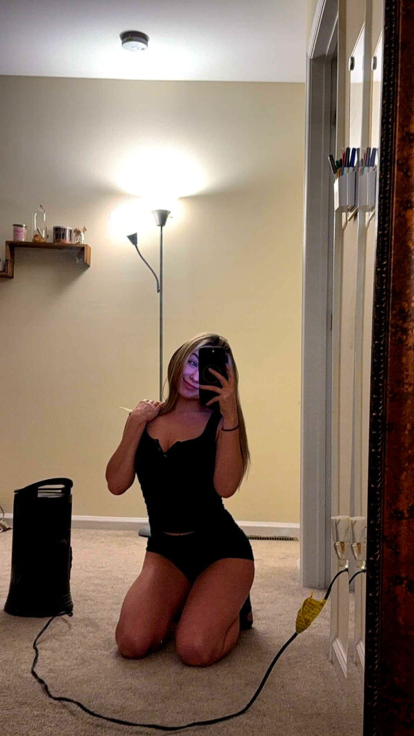 kayleedolisi image ~ Altpins