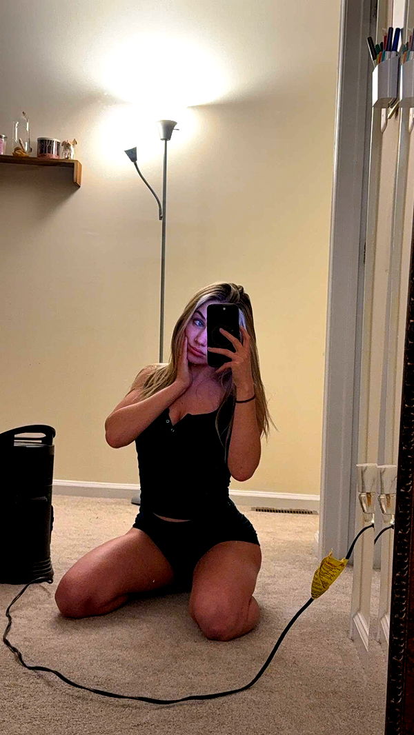 kayleedolisi image ~ Altpins