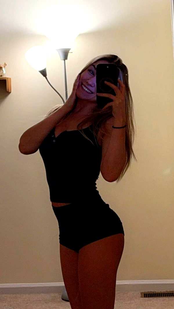 kayleedolisi image ~ Altpins