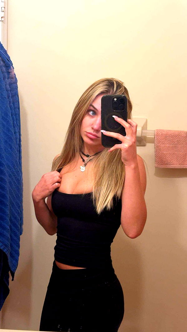 kayleedolisi image ~ Altpins