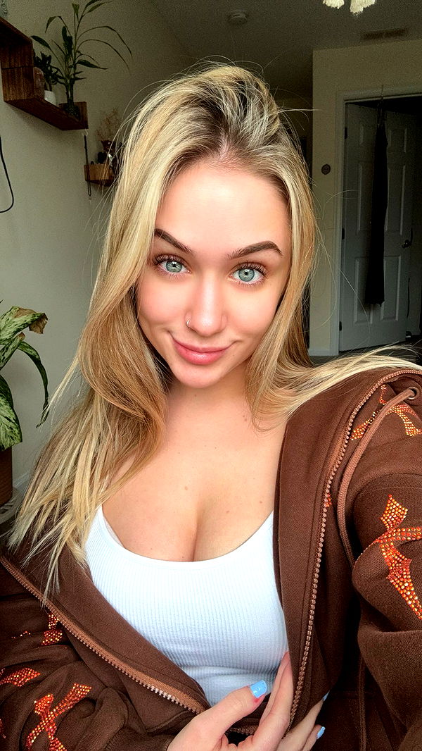 kayleedolisi image ~ Altpins