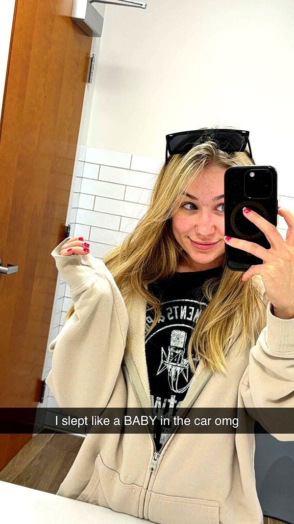 kayleedolisi image ~ Altpins