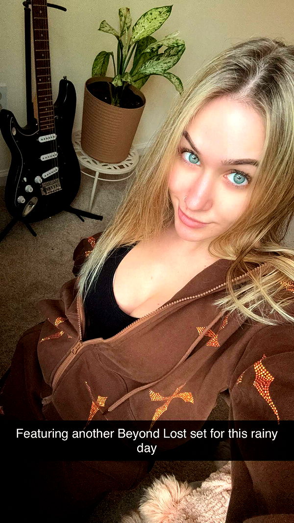 kayleedolisi image ~ Altpins