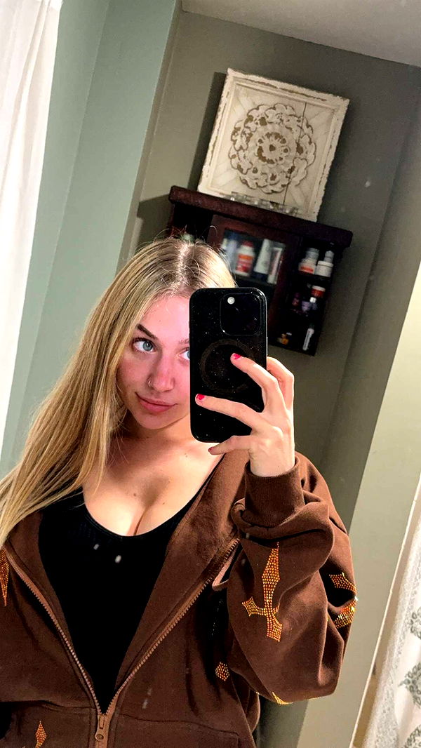 kayleedolisi image ~ Altpins