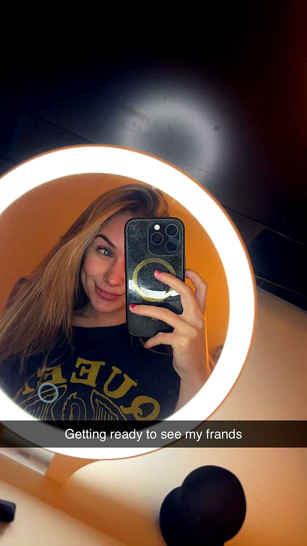 kayleedolisi image ~ Altpins