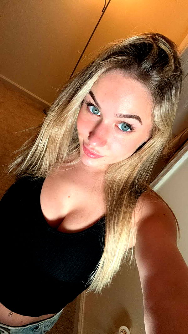 kayleedolisi image ~ Altpins