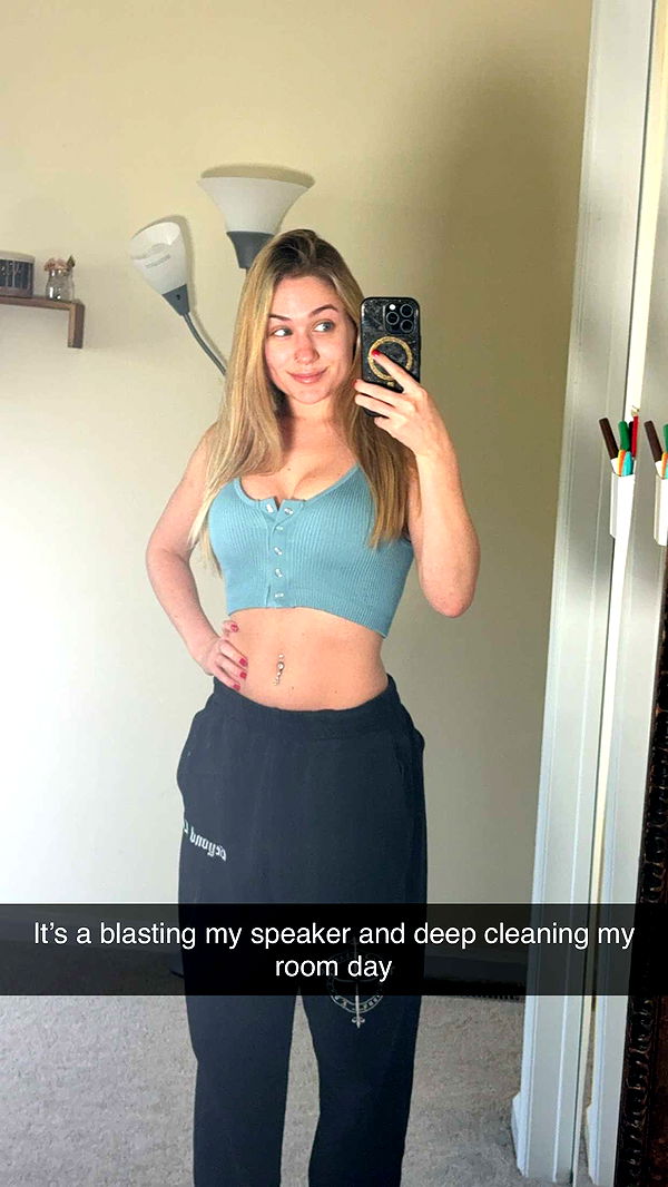 kayleedolisi image ~ Altpins