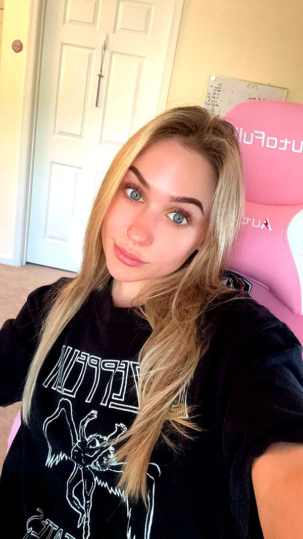 kayleedolisi image ~ Altpins