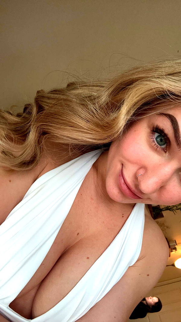 kayleedolisi image ~ Altpins