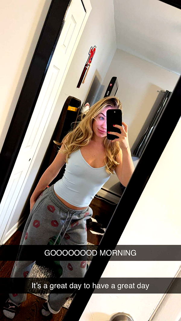 kayleedolisi image ~ Altpins