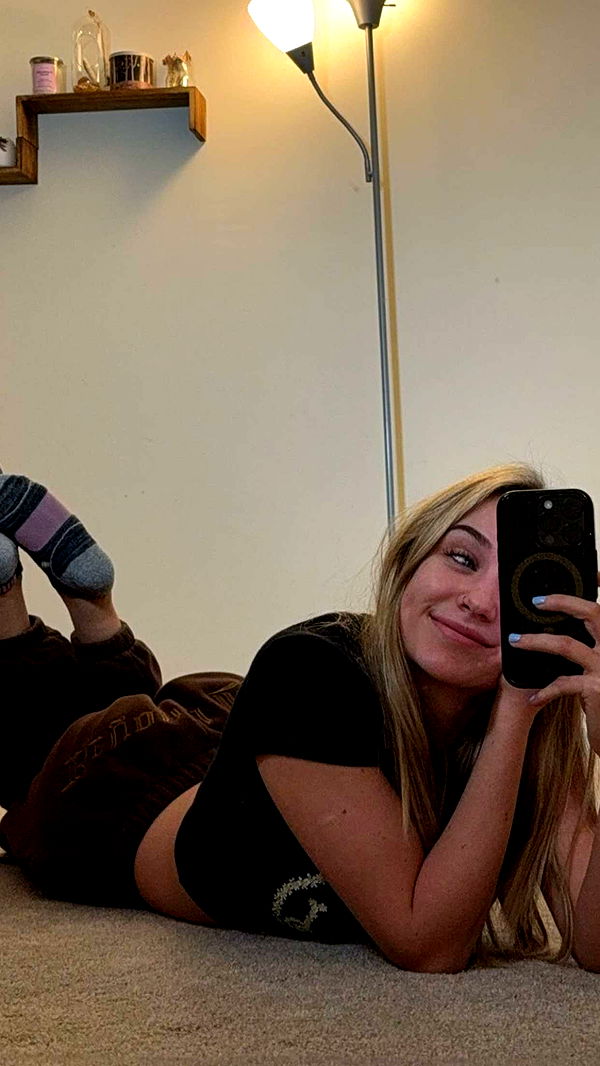 kayleedolisi image ~ Altpins