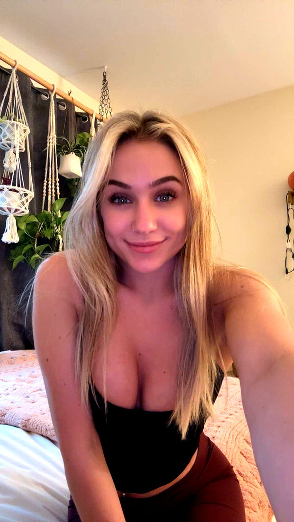 kayleedolisi image ~ Altpins