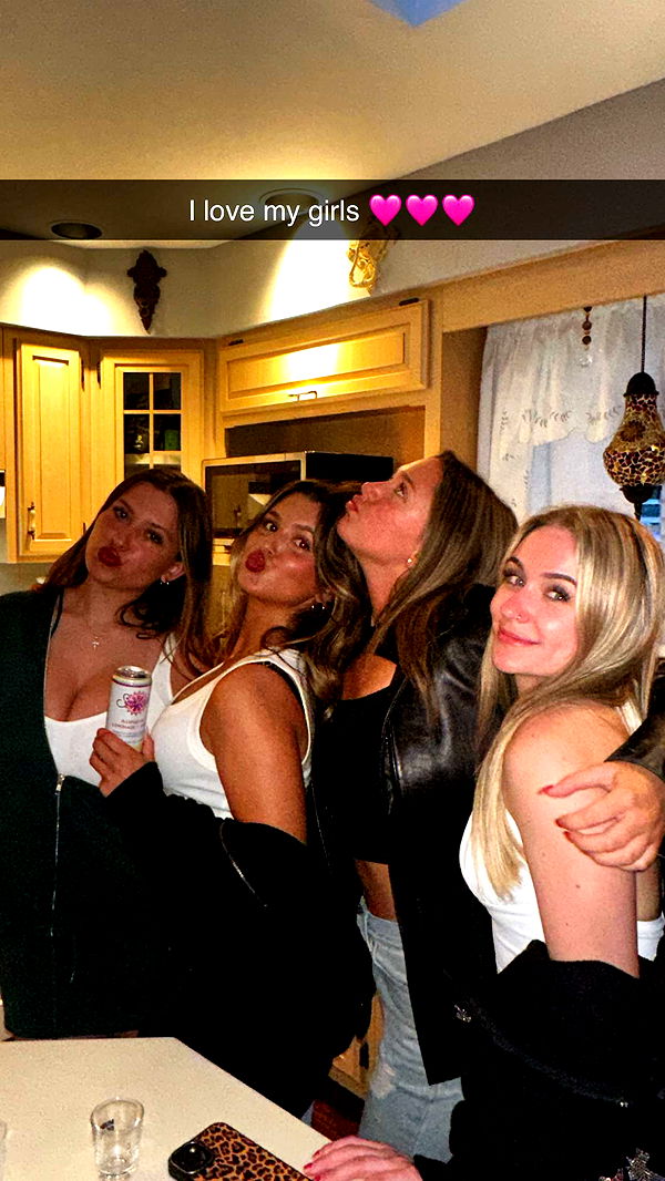 kayleedolisi image ~ Altpins