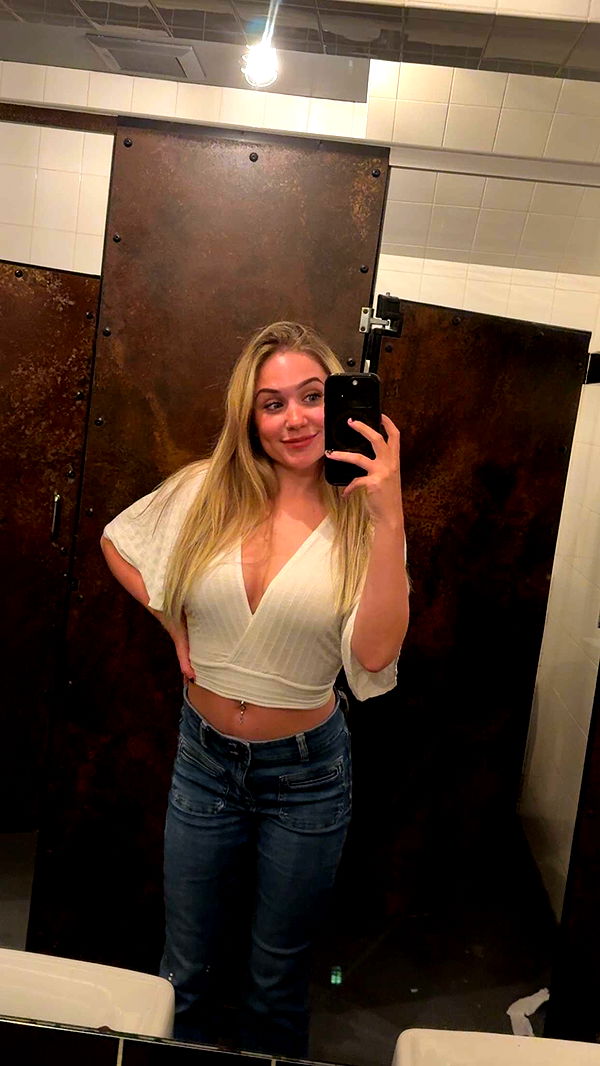 kayleedolisi image ~ Altpins